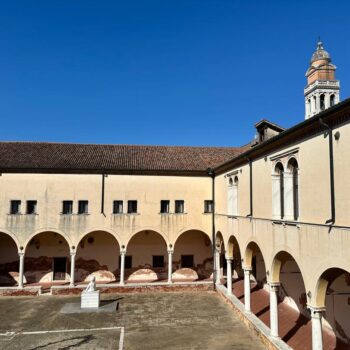 b9455d4e-d965-48e0-867a-2f09af9df328